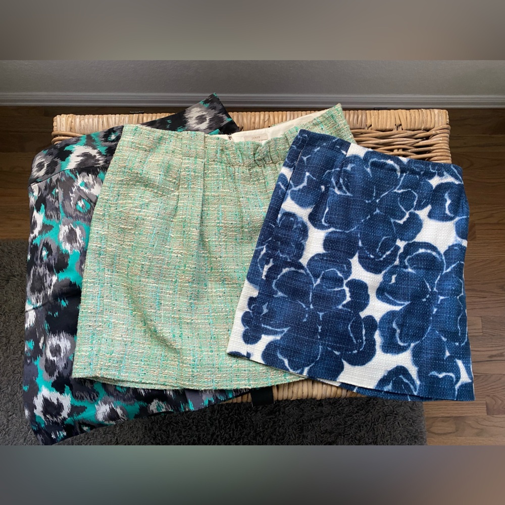 3 ITEM BUNDLE- Size 6 - Picture 8 of 8